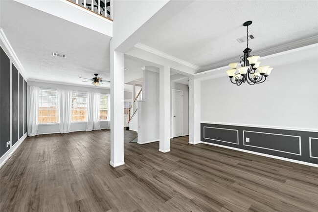 Photo - 16215 Cairngorm Ave