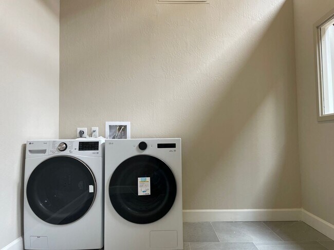 Photo - 41 E Main St Unit 1