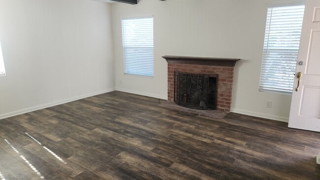 Photo - 3548 Military Ave