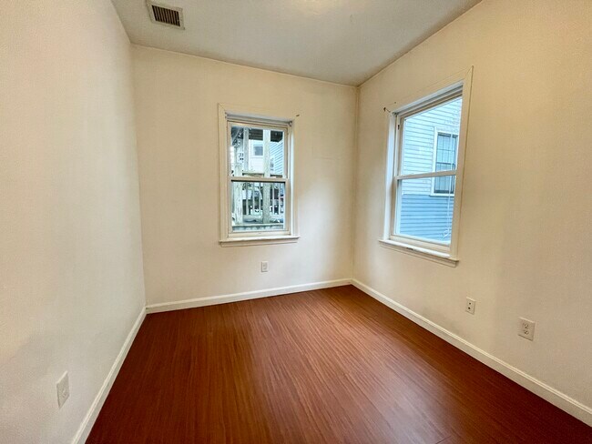 Photo - 93 Hillside St Unit 2