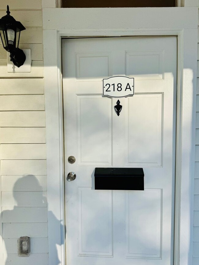 Photo - 218 College St Unit A