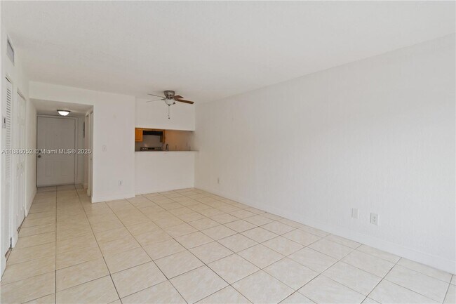 Building Photo - 1095 W 77th St Unit 108 Rental