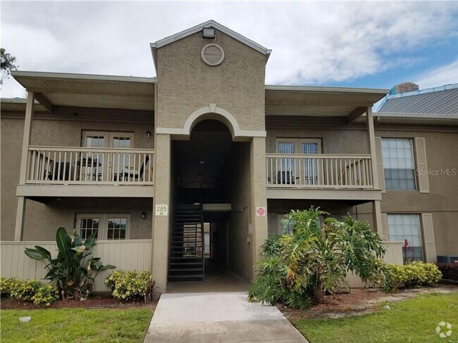 Building Photo - 2 Bed/1 Bath, 1st Floor condo in Serravell... Unit 107