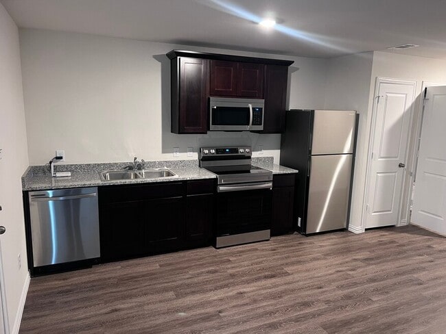 Photo - 1103 Attas Ave