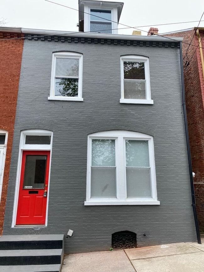 Building Photo - Wonderful newly remodeled 3 BR 2 BA Home