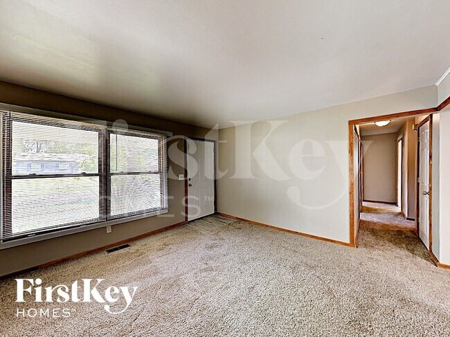 Photo - 2365 Grants Pkwy