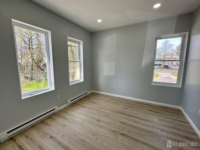 Photo - 1109 W State St