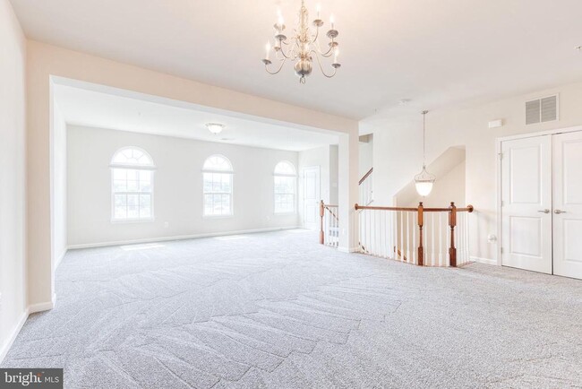 Photo - 365 Chessington Dr
