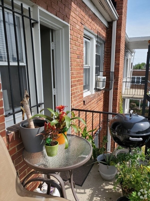 Building Photo - 3542 6th St NW Rental