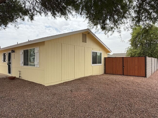 Photo - 3439 W Peppertree Ln