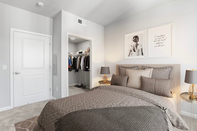 1x1 Bedroom - Gateway Station Apartments