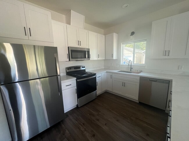 Photo - Newly built homes with City of Redding solar!