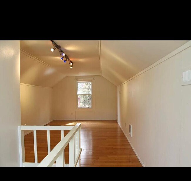 Photo - 5615 N Wilbur Ave