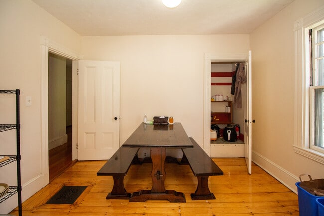 184 Aspinwall Ave Unit D