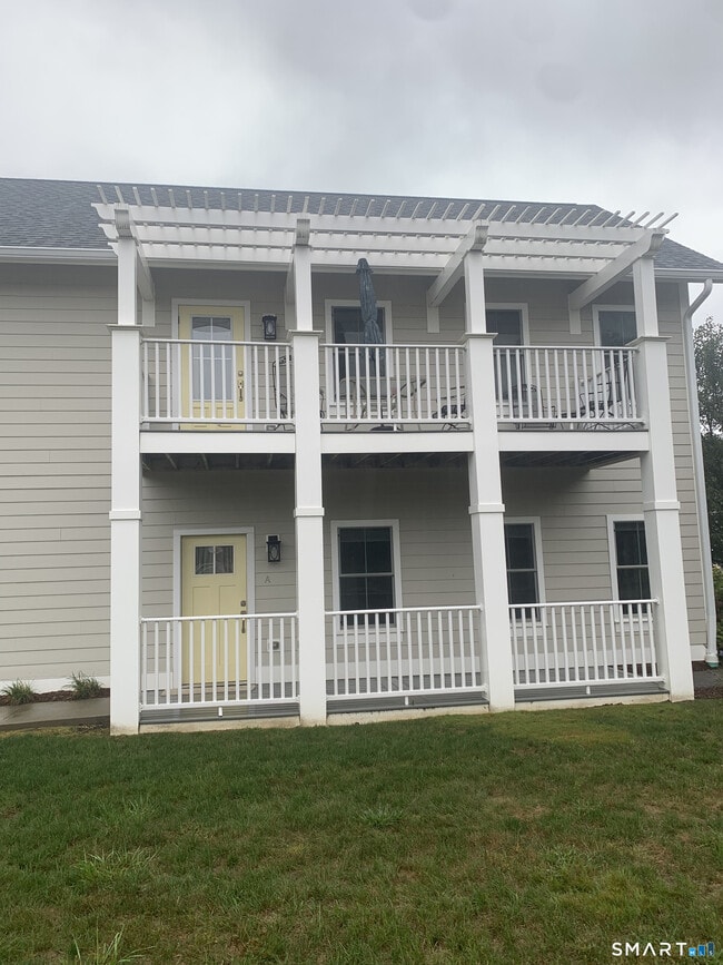 Building Photo - 105 Edgewater Cir