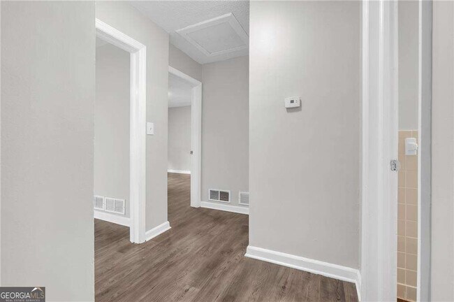 Photo - 2683 Rockcliff Rd SE