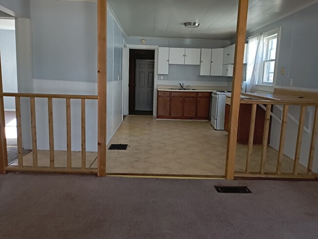 Photo - 415 E 35th St