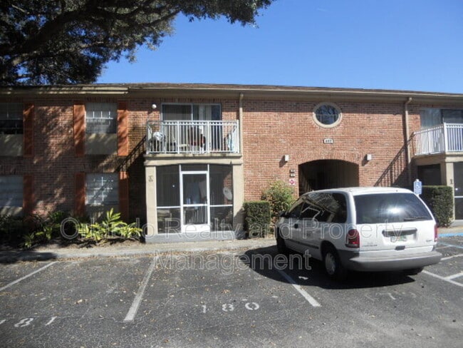 Building Photo - 492 Banyon Tree Cir Unit #104