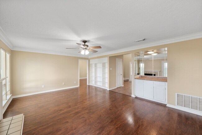 Photo - 8030 Pine Falls Dr