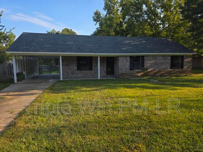 Building Photo - 8 Helen St