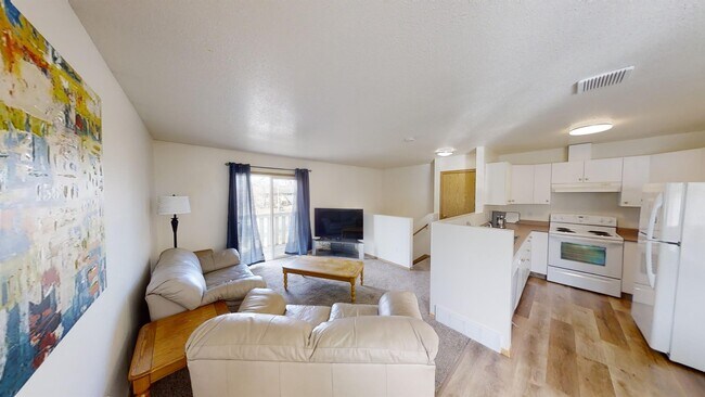 Photo - 10605 D-106102 102 St