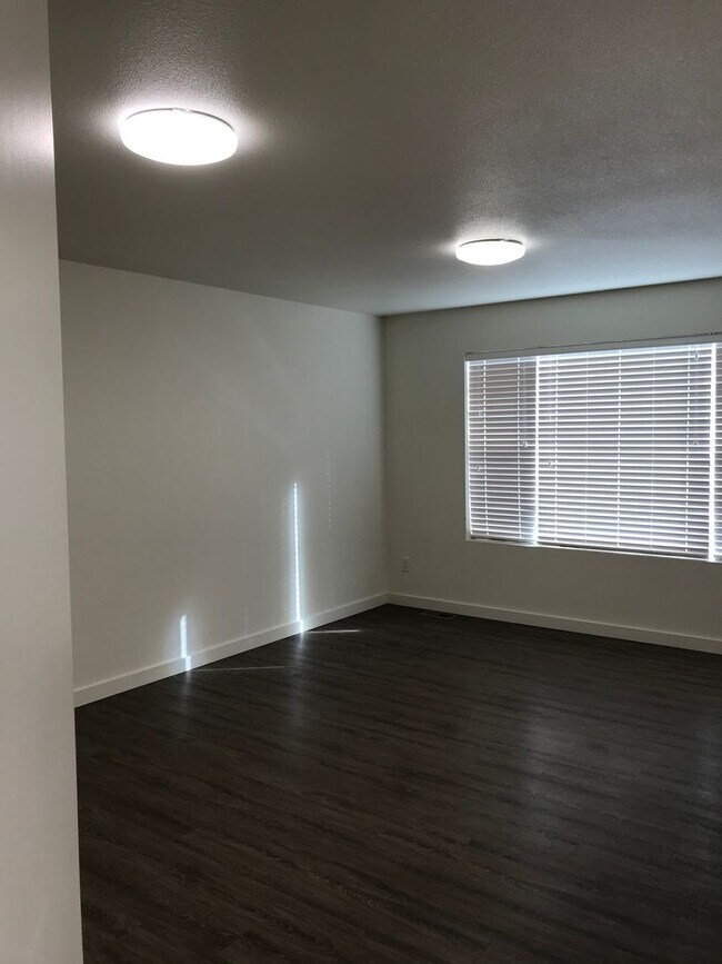 583 Quincy St Unit 101