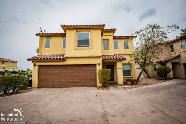 Gorgeous 4Bdm 2.5Ba Two Story Home in Desi... - Gorgeous 4Bdm 2.5Ba Two Story Home in Desi...