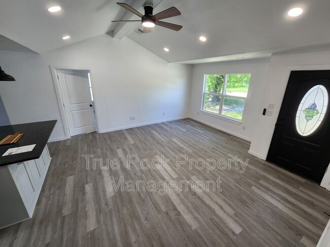 Photo - 127 E 3rd St