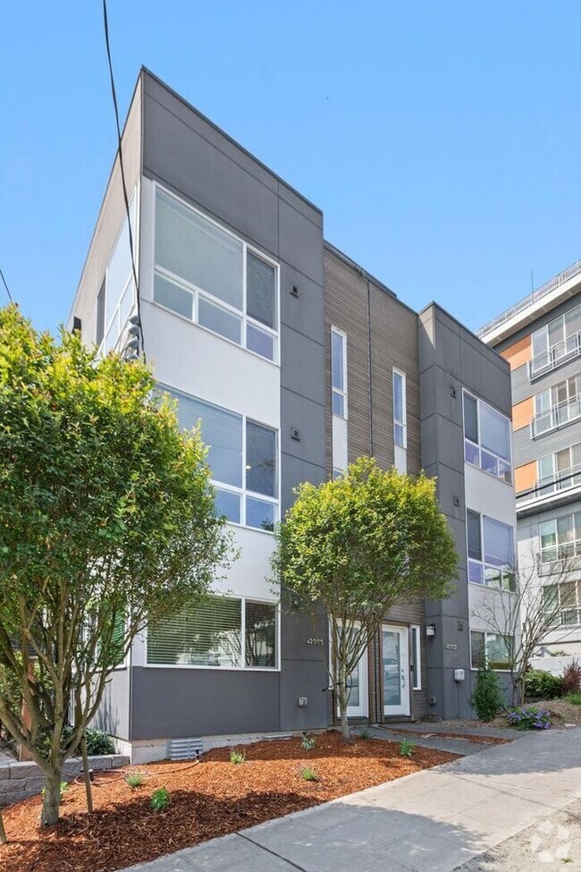Building Photo - Trendy West Seattle Townhome w/Air Conditi...