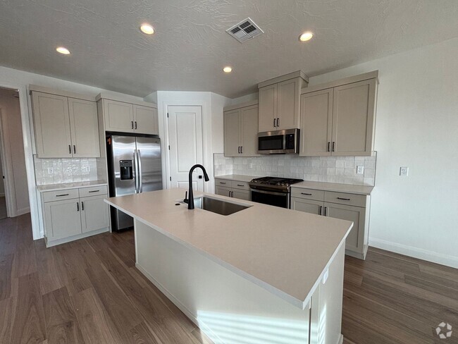 Building Photo - BRAND NEW HOME BY SAND HOLLOW FOR RENT!