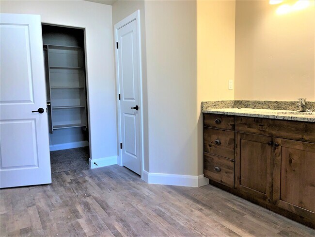 Photo - 408 N 480 W
