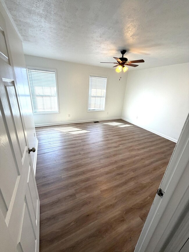 Photo - 2002 Brooklyn Blvd