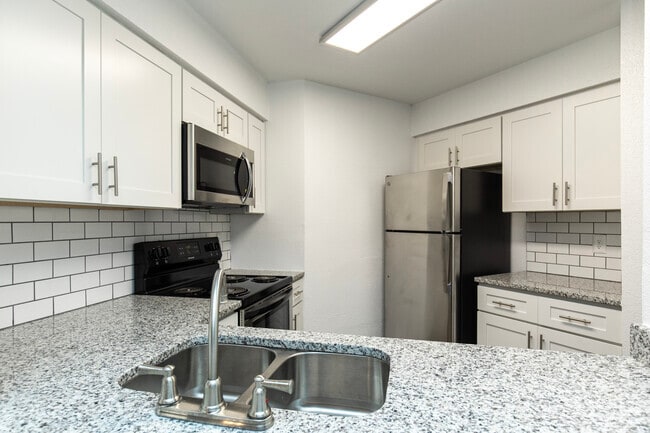 1BR, 1BA - 650SF - 14555 Bruce B Downs Blvd Tampa, FL 33613