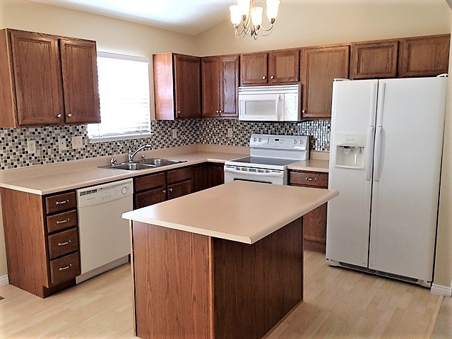 Photo - 689 Ackerly Dr