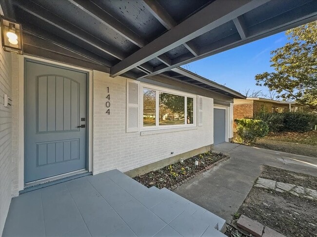 Building Photo - 1404 Marshalldale Dr