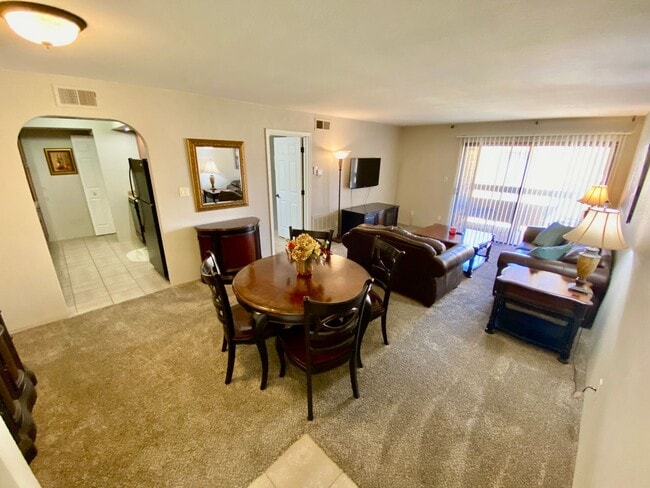 Building Photo - Furnished Scottsdale One Bedroom Condo For Long or Short Term (Min 3 Months) Unit 201