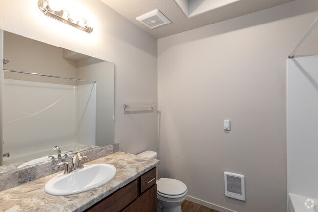 1BR, 1BA - 730SF - The Villas at Carrington