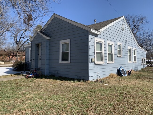 Building Photo - 920 Hancock St