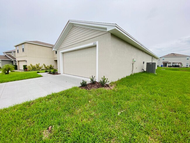 223 Hibiscus St
