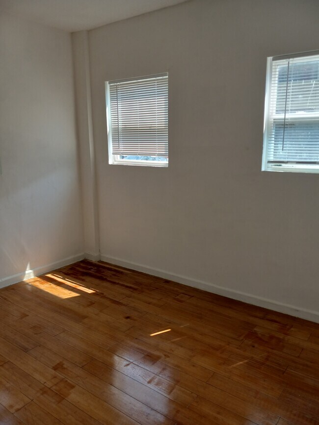 Photo - 225 35th St NE Unidad 1