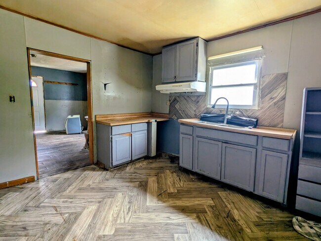 Photo - 822 W Franklin St