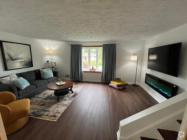 Building Photo - 288 Downsview Dr Rental