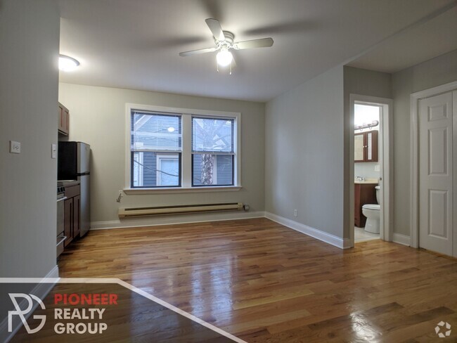 Building Photo - 4542 N Damen Ave Unit #4546-305 Rental