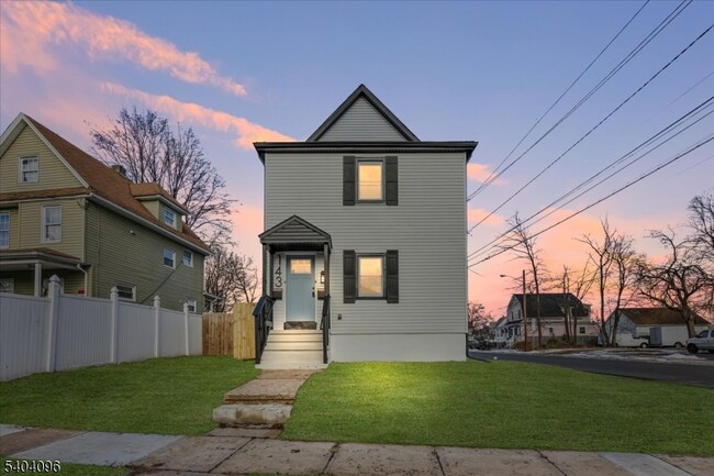 Building Photo - 143 Johnston Ave Unit 2