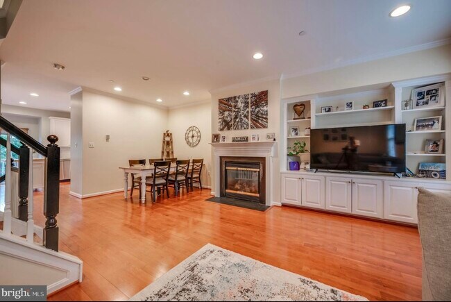 Photo - 221 Anvil Way