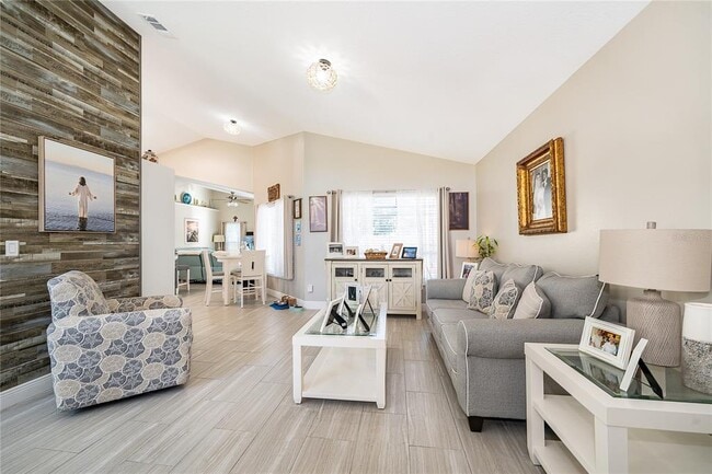 Photo - 702 Via Bianca Dr