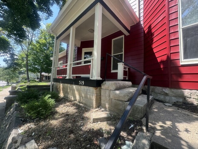 Photo - 519 E 8th St