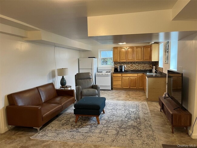 Building Photo - 8 Blackford Ave Unit BSMT