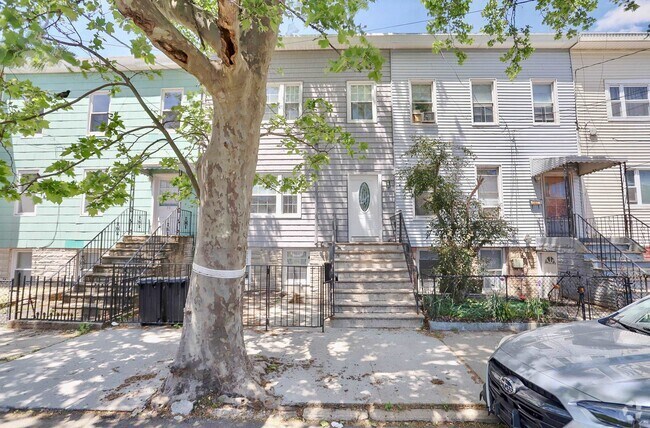 Building Photo - 75 Chestnut Ave Rental
