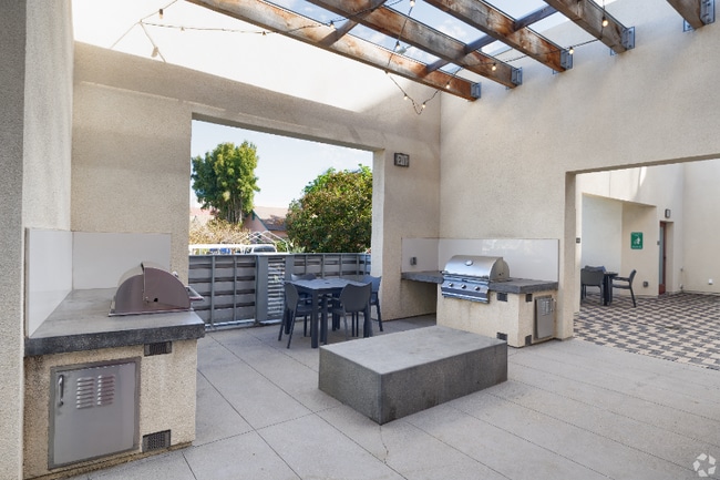4320 44th St Unit 205